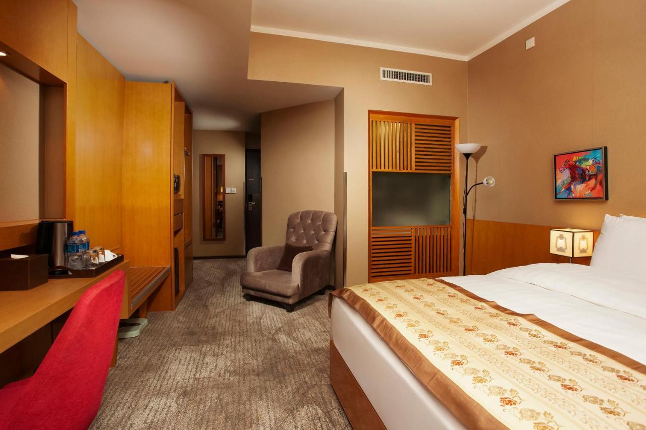 Ramada Ulaanbaatar Citycenter Buitenkant foto